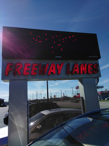 Bowling Alley «Freeway Lanes of Parma», reviews and photos, 12859 Brookpark Rd, Cleveland, OH 44130, USA