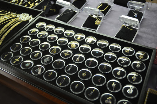 Pawn Shop «Shady Rays Pawn Shop», reviews and photos, 221 Gordon Ave, Bowling Green, KY 42101, USA