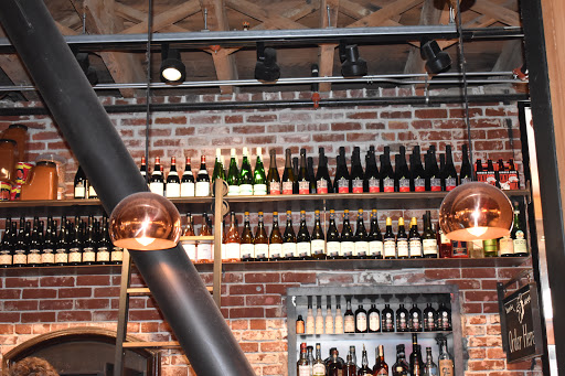 Pine Street Market, 126 SW 2nd Ave, Portland, OR 97204, USA, 