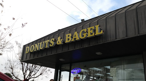 Miss Donut & Bakery, 331 N State College Blvd, Fullerton, CA 92831, USA, 