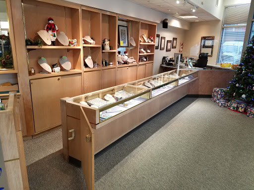 Pawn Shop «Silver Lining Jewelry & Loan», reviews and photos, 2122 NE Sandy Blvd, Portland, OR 97232, USA