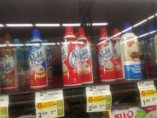 Supermarket «Giant Eagle Supermarket», reviews and photos, 14100 Detroit Ave, Lakewood, OH 44107, USA