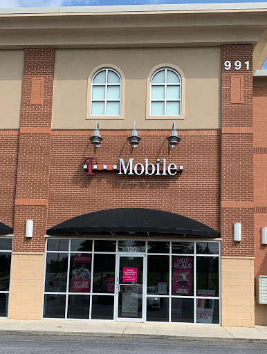 Cell Phone Store «T-Mobile», reviews and photos, 991 Peachtree Industrial Blvd #120, Suwanee, GA 30024, USA