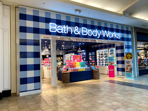 Shopping Mall «Summit Mall», reviews and photos, 3265 W Market St, Fairlawn, OH 44333, USA