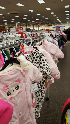 Clothing Store «Burlington Coat Factory», reviews and photos, 271 Cottage Grove Rd, Bloomfield, CT 06002, USA