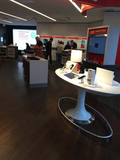 Cell Phone Store «Verizon», reviews and photos, 2780 NW 188th Ave, Hillsboro, OR 97124, USA