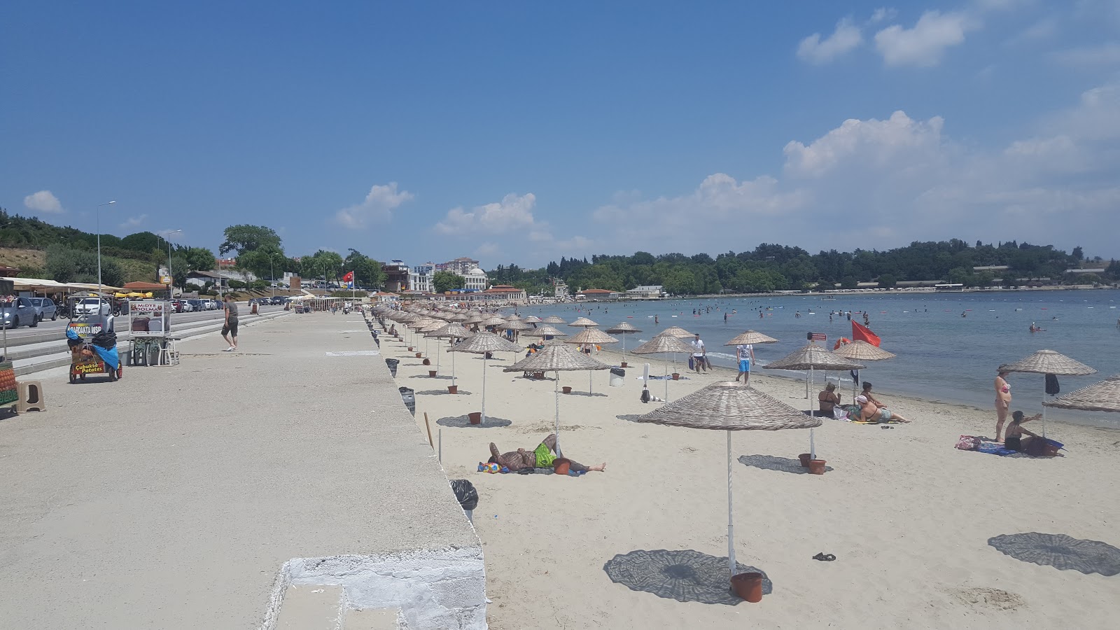 Foto van Hamzakoy beach met turquoise puur water oppervlakte
