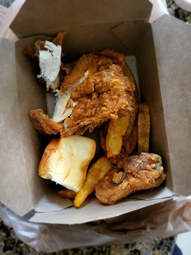 Chicken breast, wing, potato wedges and hawaiian roll from Smith's deli 😋