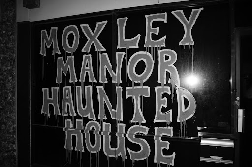 Haunted House «Moxley Manor Haunted House», reviews and photos, 510 Harwood Rd, Bedford, TX 76021, USA