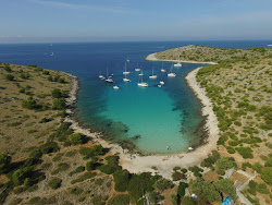 Photo de Lojena beach situé dans une zone naturelle