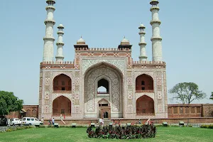 Tomb of Akbar image