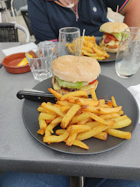 Hamburger du Restaurant Le Graniti'k à Peyre en Aubrac - n°14
