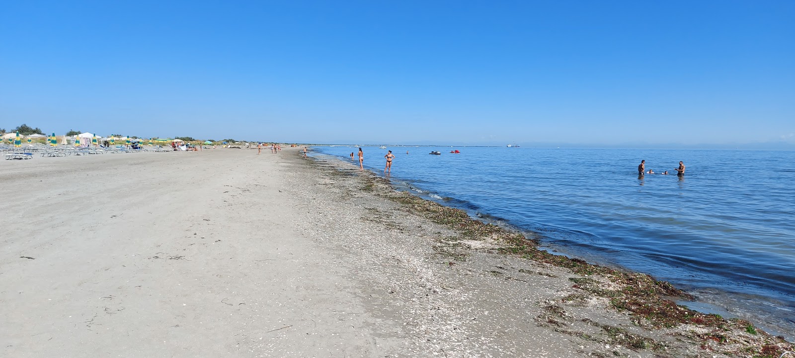 Zdjęcie Spiaggia Scanno Cavallari z powierzchnią jasny piasek