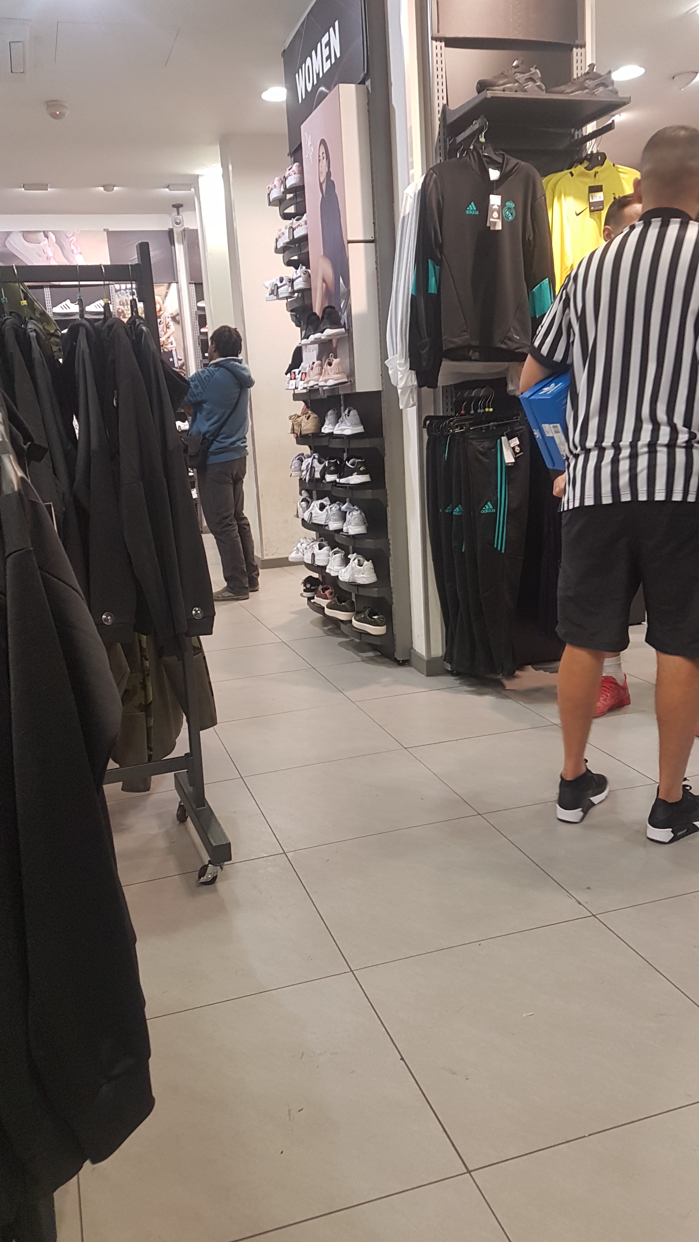 Photo n° 4 de l'avis de abdelnacer.a fait le 09/12/2017 à 23:41