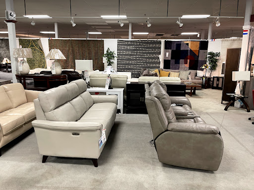 Outlet Store «Rooms To Go Outlet Furniture Store - Clearwater», reviews and photos, 21411 US-19, Clearwater, FL 33759, USA