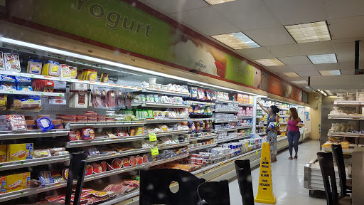 Grocery Store «Meridian Food Market», reviews and photos, 812 6th St, Miami Beach, FL 33139, USA