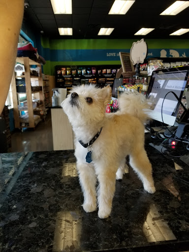 Pet Supply Store «Pet Evolution - Pet Food | Dog Wash | Grooming», reviews and photos, 429 Commerce Dr, Woodbury, MN 55125, USA