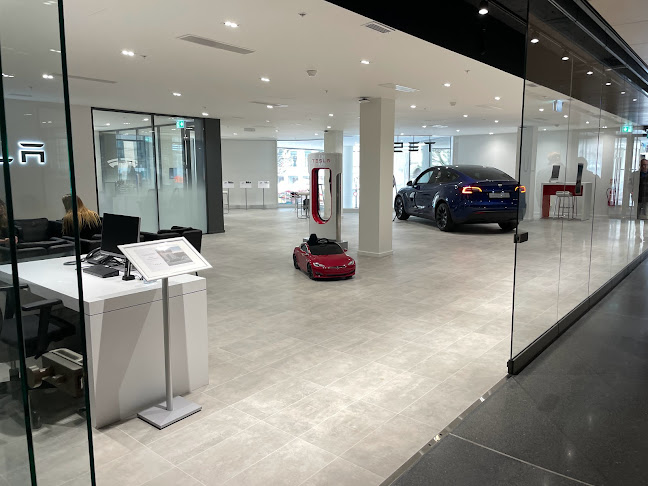 Tesla Store Geneva - Autohändler