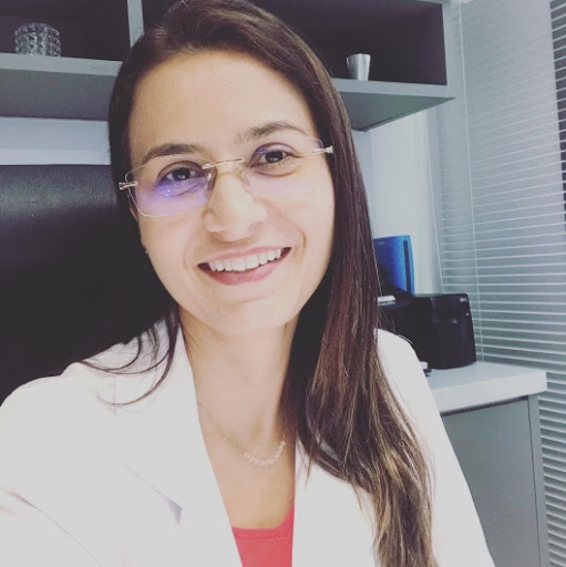 Dra. Samantha Lima dos Santos Carvalho, Cardiologista