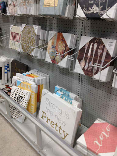 Home Goods Store «At Home», reviews and photos, 4620 Stadium Dr, Kalamazoo, MI 49008, USA