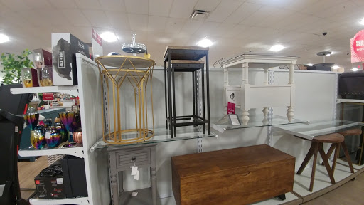 Home Goods Store «HomeGoods», reviews and photos, 7 Neponset St, Worcester, MA 01606, USA