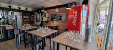 Atmosphère du Restaurant Bistrot Les Copains d'Abord à Saint-Pierre-d'Oléron - n°10