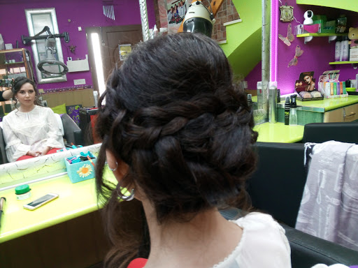 Peluquería Unisex Esme'S en Navahermosa, Toledo