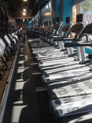 Health Club «Crunch - Hoboken», reviews and photos, 110 Sinatra Dr, Hoboken, NJ 07030, USA