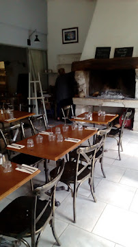 Atmosphère du Restaurant français Bistrot De La Galine à Saint-Rémy-de-Provence - n°8