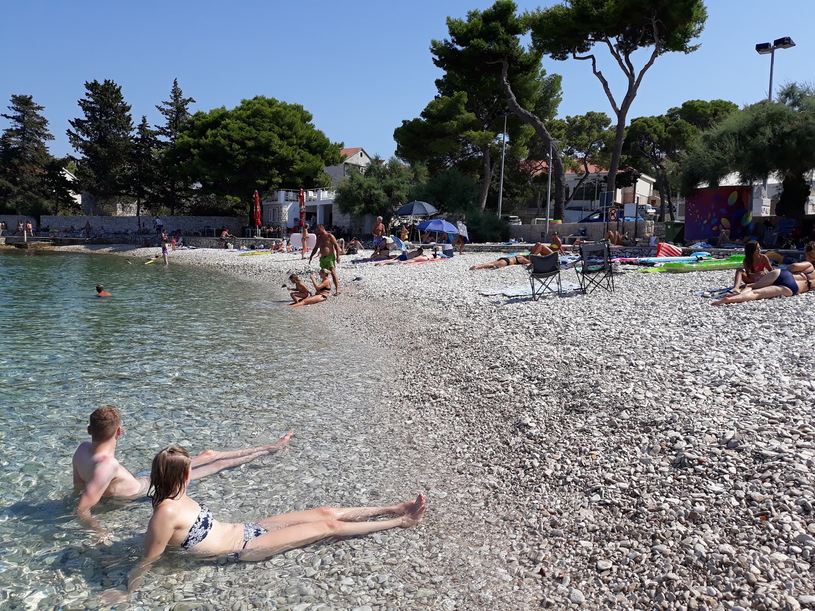 Foto af Sutivan beach og bosættelsen