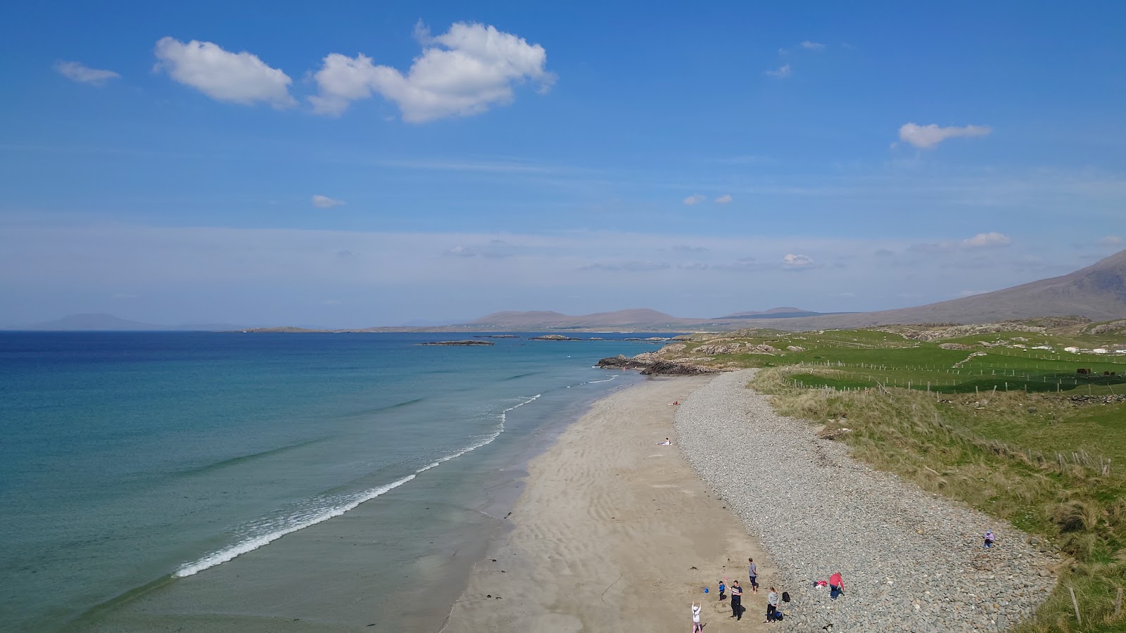 Fotografija Lettergesh Beach z svetel pesek površino