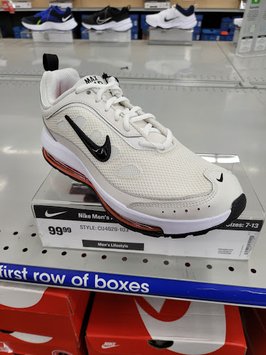 Sporting Goods Store «Academy Sports + Outdoors», reviews and photos, 7200 Concourse Pkwy, Douglasville, GA 30134, USA