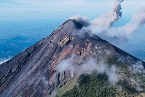 Volcán de fuego image
