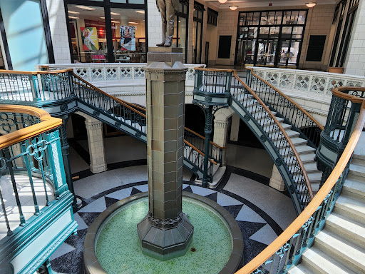 Shopping Mall «The Shops of Grand Avenue», reviews and photos, 275 W Wisconsin Ave, Milwaukee, WI 53203, USA