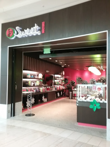 Wedding Bakery «Sweet Doctors», reviews and photos, 140 University Town Center Dr, Sarasota, FL 34243, USA