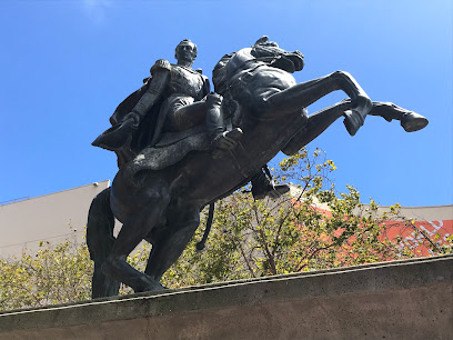 Simón Bolívar Statue