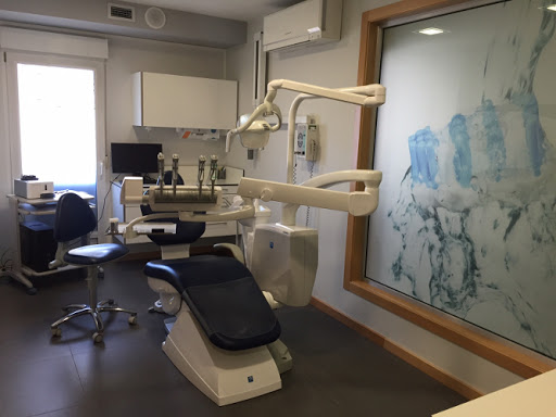 Clínica dental Rial - Pontecaldelas en Ponte Caldelas, Pontevedra