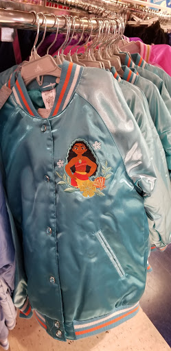 Toy Store «Disney Store», reviews and photos, 400 Premium Outlets Dr, Monroe, OH 45050, USA