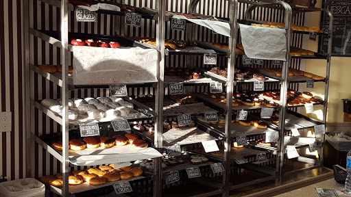 Donut Shop «Jupiter Donut Factory», reviews and photos, 141 Center St, Jupiter, FL 33458, USA