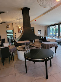Atmosphère du Hôtel Restaurant Le Bernon à Connaux - n°4