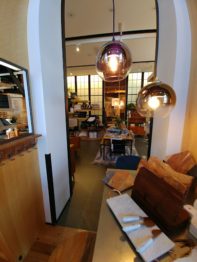 Furniture Store «west elm», reviews and photos, 5602 Bay St, Emeryville, CA 94608, USA