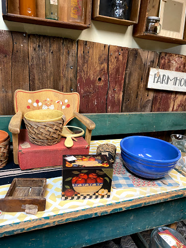 Home Goods Store «Olde Factory», reviews and photos, 139 S Hanover St, Hummelstown, PA 17036, USA