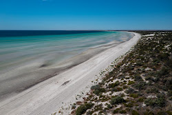 Longbottom Beach'in fotoğrafı düz ve uzun ile birlikte