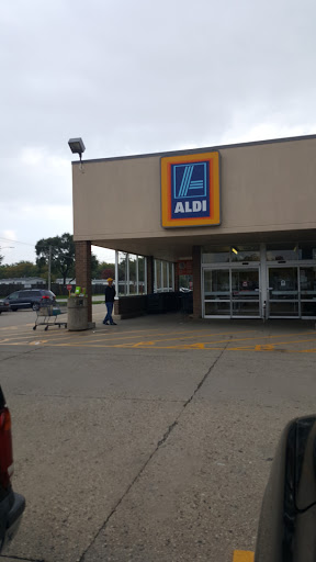 ALDI, 3331 Belvidere Rd, Park City, IL 60085, USA, 