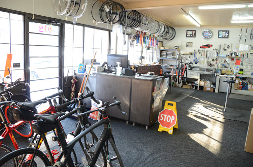 Bicycle Store «Madison & Davis Bicycle Shop», reviews and photos, 912 S 8th St, Quincy, IL 62301, USA