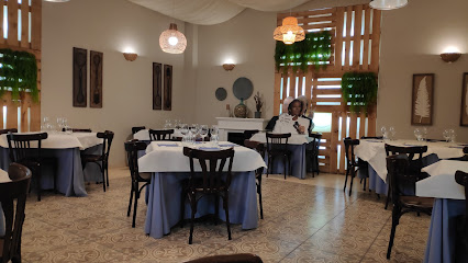 Bar-Restaurante El Casino - Pl. Mayor, 15, 24500 Villafranca del Bierzo, León, Spain