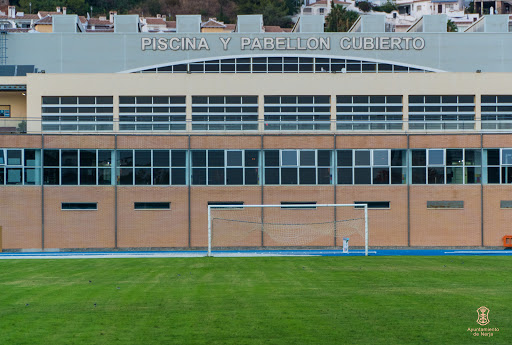 Piscina Y Pabellón Cubiertos en Nerja, Málaga