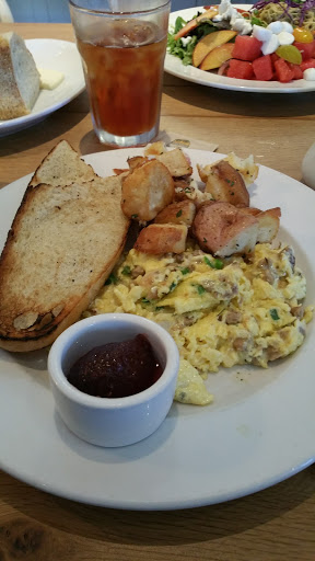 Shopping Mall «Pavilions Shopping Center», reviews and photos, 563 Pavilions Ln, Sacramento, CA 95825, USA