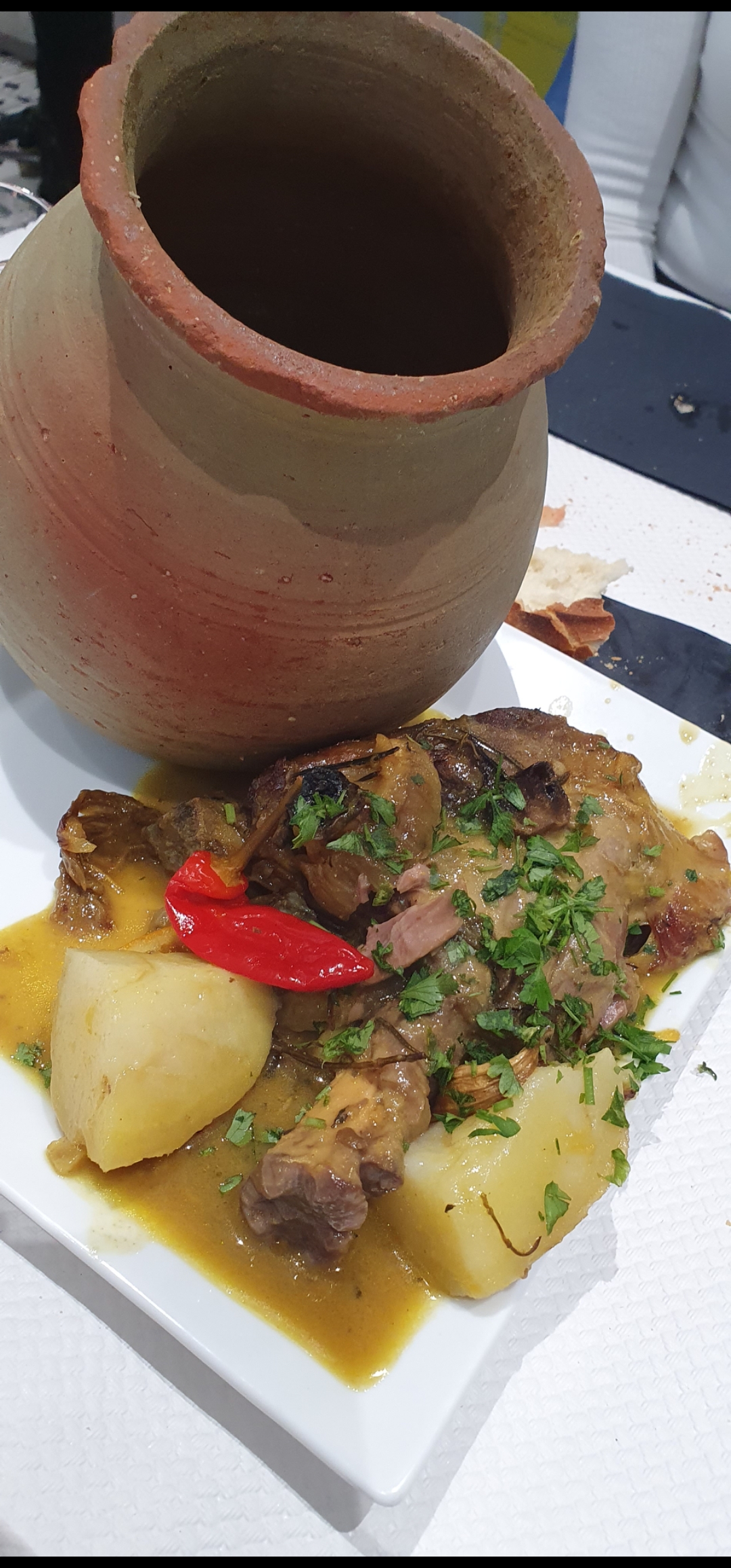 Photo n° 1 de l'avis de Asma. fait le 28/12/2023 à 19:39