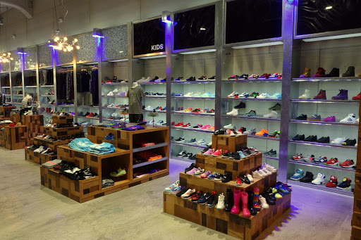 Shiekh Find shoe store in Houston Near Location